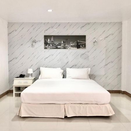 Lopburi Inn Resort Esterno foto