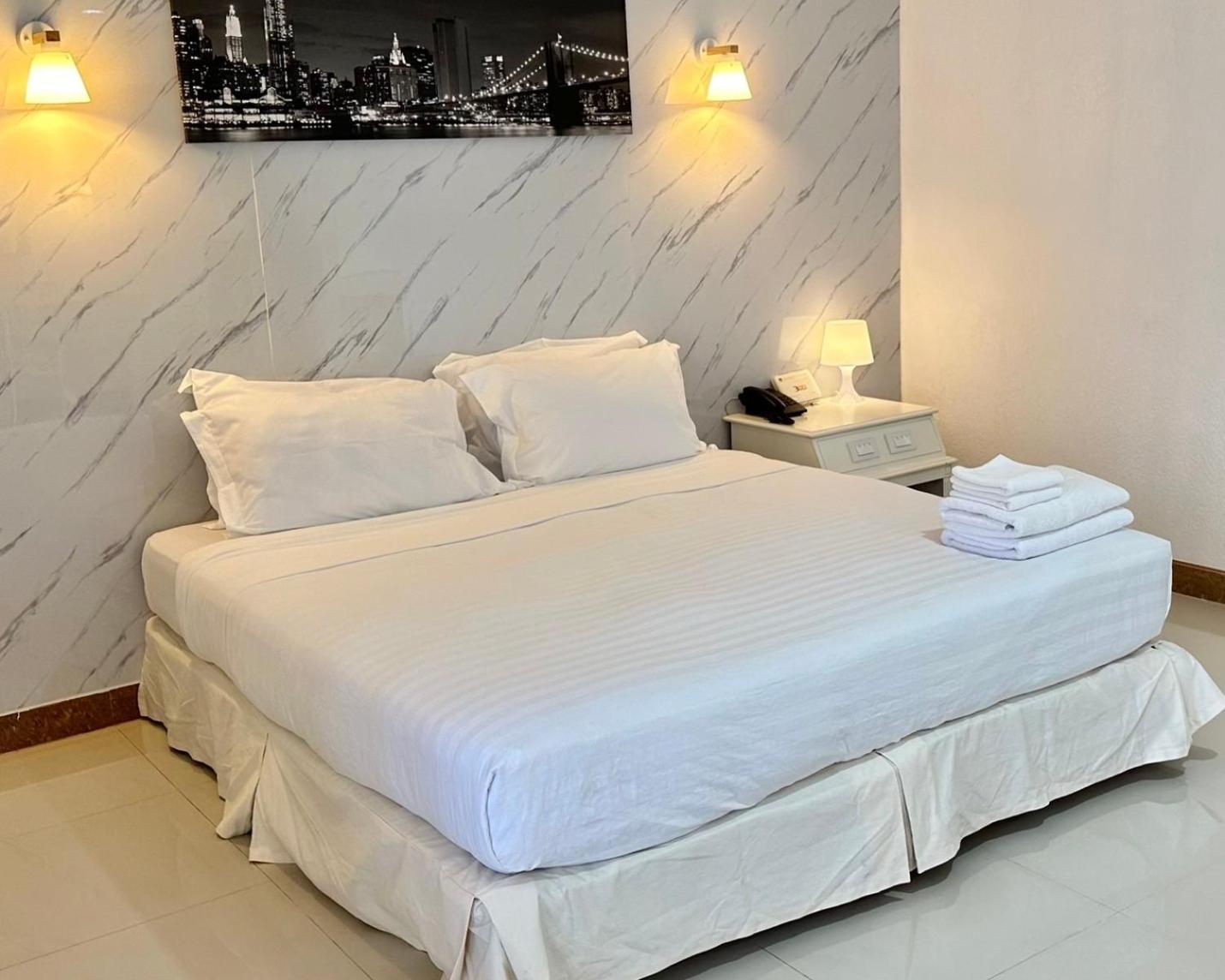 Lopburi Inn Resort Esterno foto
