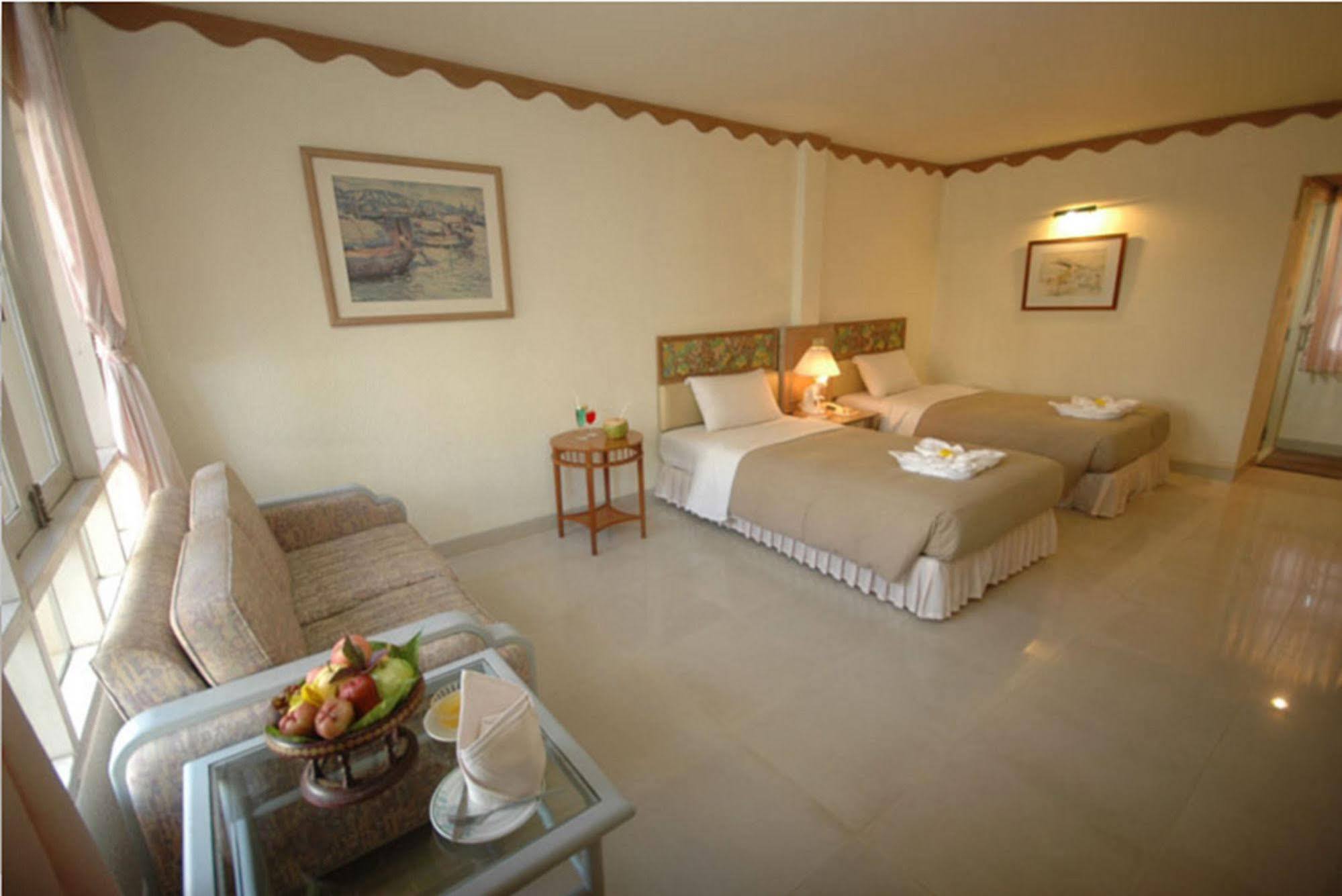 Lopburi Inn Resort Esterno foto